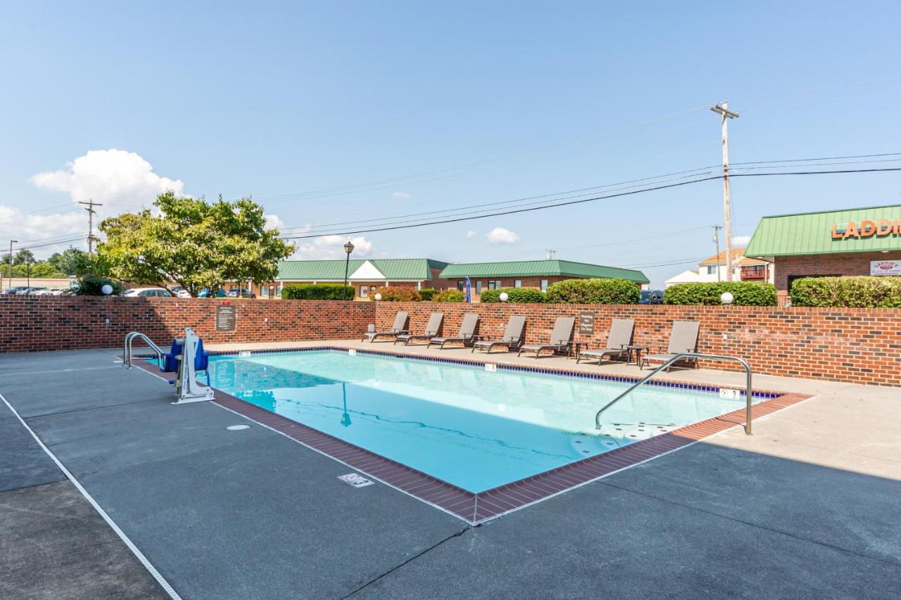 Comfort Inn Aikens Center Мартинсберг Экстерьер фото